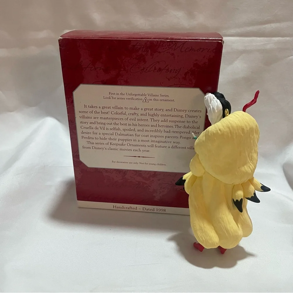 Hallmark Keepsake Ornament Cruella de Vil 1998 Disney 101 Dalmations Villain
